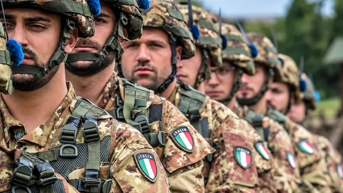 Militari dell'Esercito in uniforme