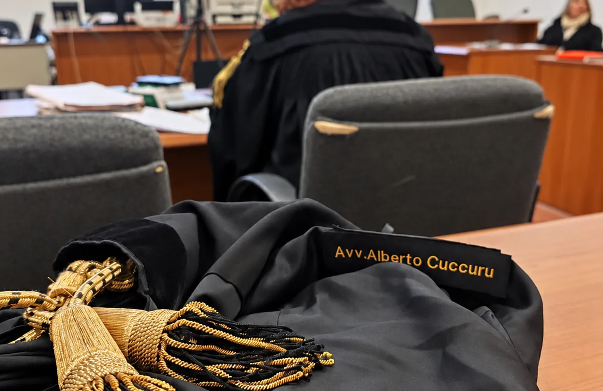 Studio Legale Cuccuru: la toga in aula, durante un'udienza